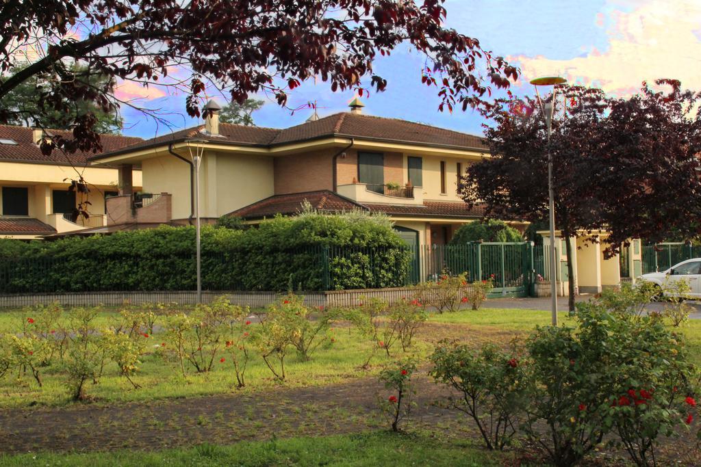 Villa Milena アレーゼ エクステリア 写真